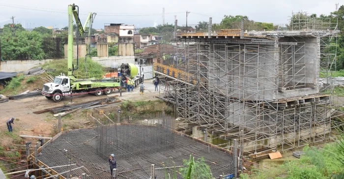 Construcción Puente de Juanchito en Valle del Cauca